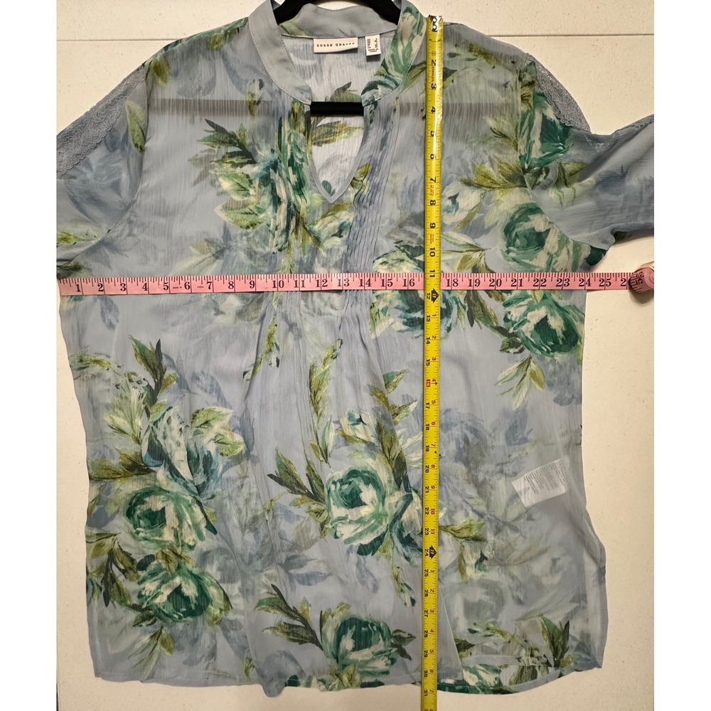 Susan Graver Floral Pintuck V-Neck Tunic Blouse Lace Trim Cottage Blue Green L - Picture 6 of 6